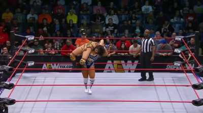 Willow rack attack to Jamie 💪🏽