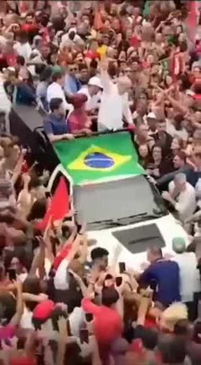 Discurso da Flávia Oliveira (jornalista da GloboNews, no Angu de Grilo, sobre a importância dos identitários na eleição do Lula.