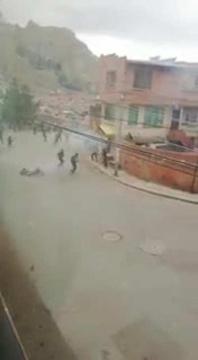 Guy forgets to throw his grenade (?)