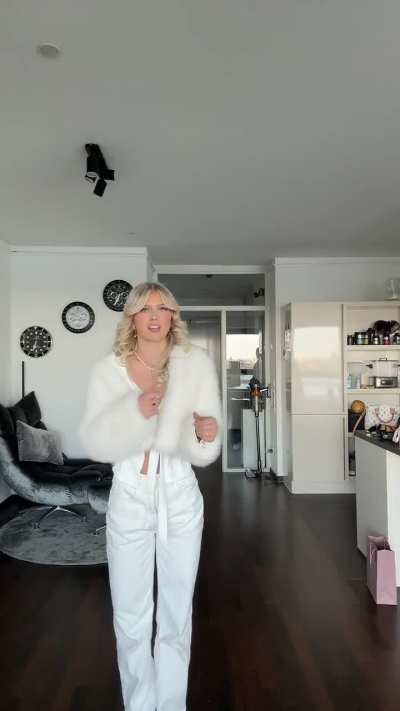 Shirin David concert outfit