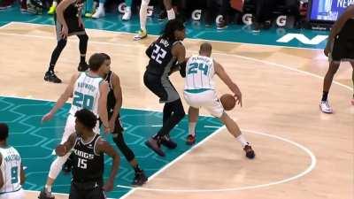 [Highlight] Noted point guard Mason Plumlee uses his elite speed and ball handling to go coast-to-coast for a wide open dunk, immediately prompting a timeout from the Kings