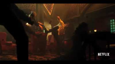 “Altered Carbon” es la recomendación del día de hoy, es una serie del subgénero de la ciencia ficción: cyberpunk. La forma legal de verla es en Netflix pero también les dejaré las formas ilegales.