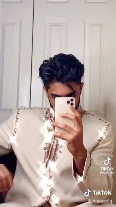 Brown prince Ali 😏🤴🏾