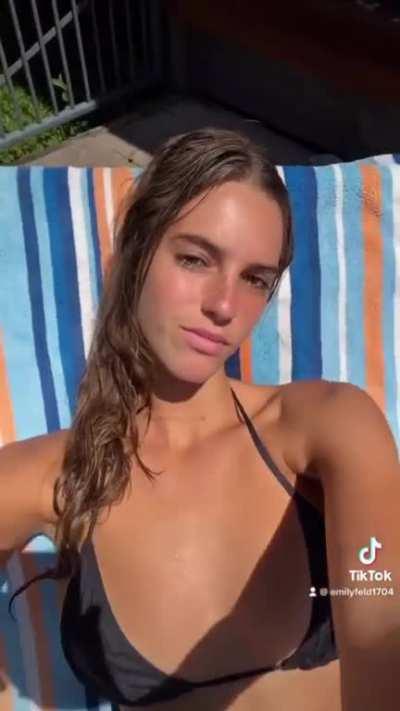 Emily's tanning tiktok vid