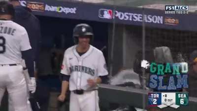 Eugenio Suárez gives the Mariners the lead with a GRAND SLAM! His second homer of the night!