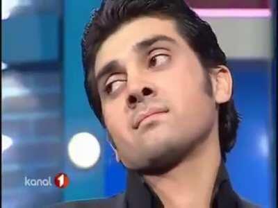 R6'da 1v4 clutch attıktan sonra bütün takım wp, nice çekiyordur o sırada ben;