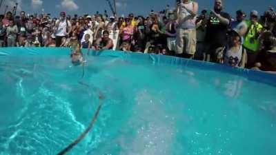 ESCAPANDO DE LATINOAMERICA