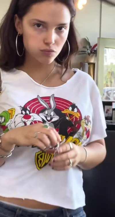 Inde showing off her outfit | TikTok October 2023