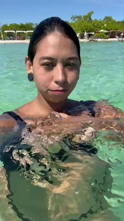 stranger touch my boobs when i show in the beach