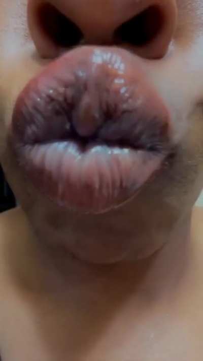 👄👄😌 you like these lips🧐