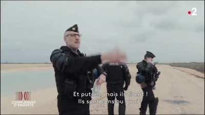 Drapeau rouge en V ! 