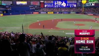 [Highlight] [Highlight] Sean Murphy's 3-run homer gives the Braves a 4-run lead.