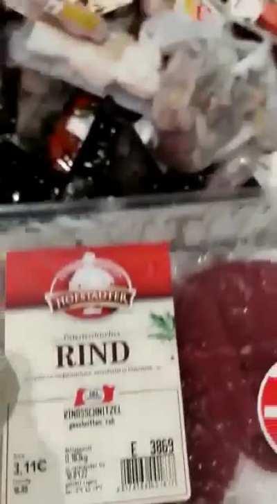 Bei so einer Verschwendung blutet einem das Herz :(