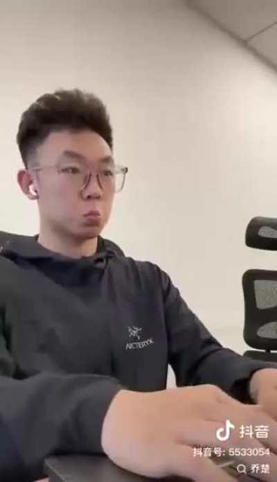 7月26日，中信建投证券实习生视频爆火。全程自拍，原来是纪委书记的儿子。 这名实习生开着保时捷上班，下班打高尔夫。同时直接在视频泄露出望园科技，海柔创新，国能信控三家公司的IPO项目信息。 纪委书记月薪多少？