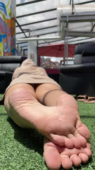 Where are all the foot guys at