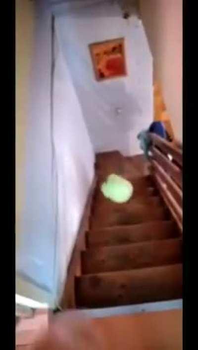 Beelce con su nuevo amogus