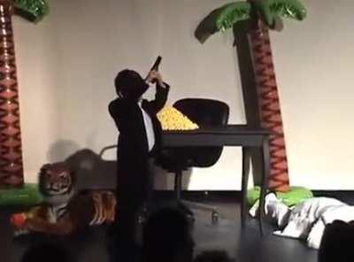 I like the film Scarface and I'm ok with school plays, here they finally are together in perfect harmony.…