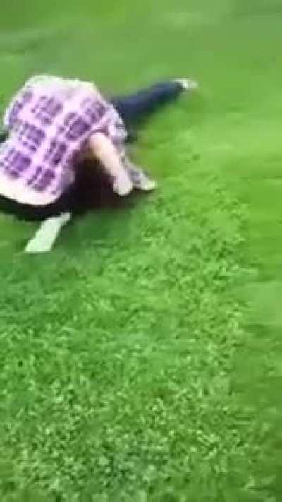 Bullied girl beats up her bully