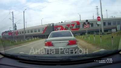 Again i found it on r/idiotsincars