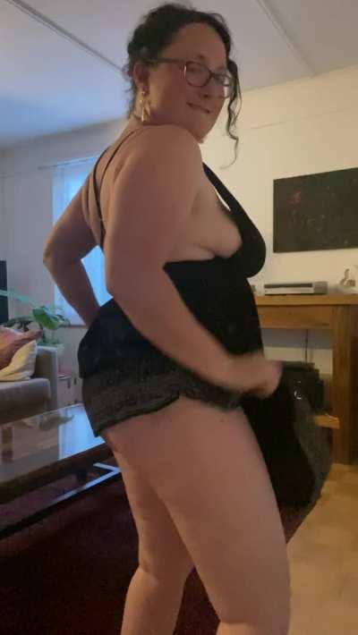 I hope you like curves and chubby tummies