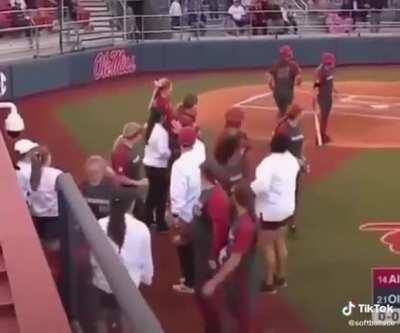 “Touch the plate !!!”