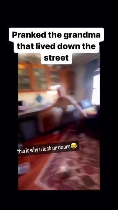 Granny’s pacemaker boutta stop😭😭😭