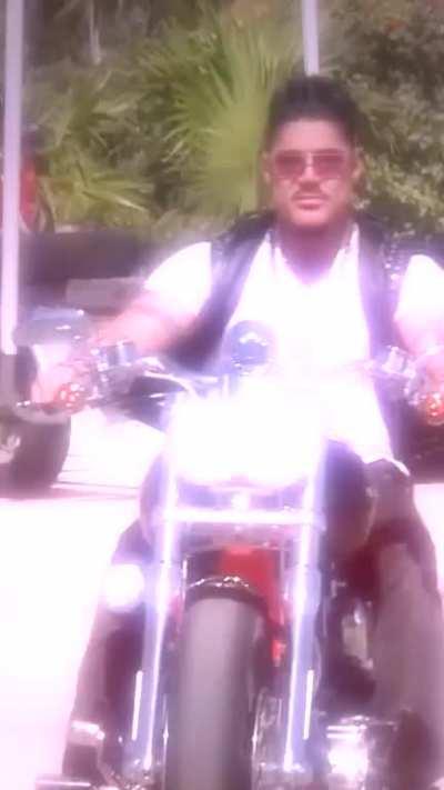 Se lo extraña a Ricardo :(