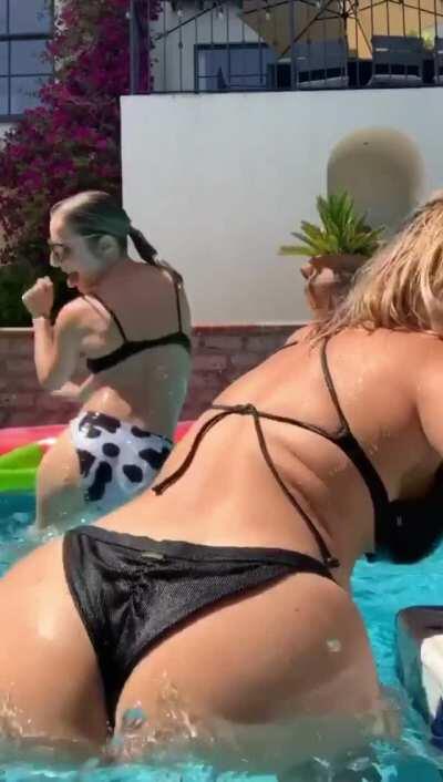 Twerking in slow motion