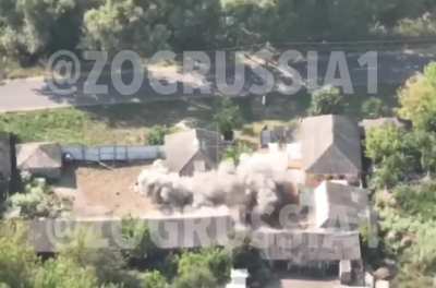 Ru PoV - Russian optical-cable FPV drone strikes in the Kursk area (the cable visible trailing behind a drone at 01:20)