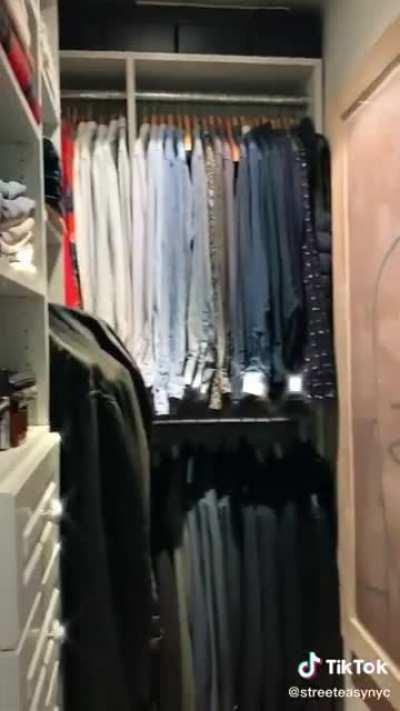 I am obsess with these NYC apartment walkthrough (fyi, this apt costs $875k)