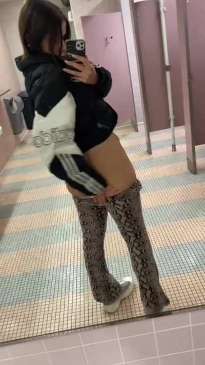 Getting horny at the school… i hope nobody saw me