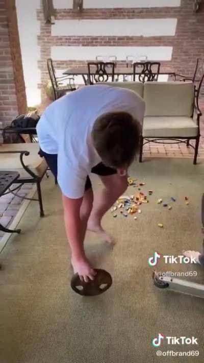 Here's some physical cringe