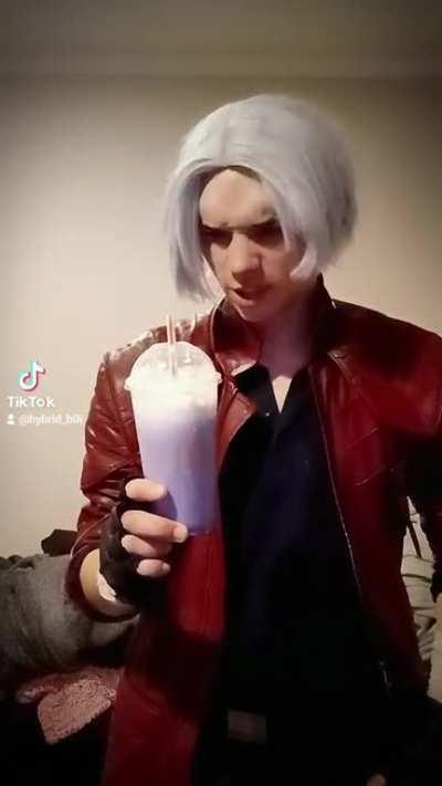 Dante tries the Grimmace Shake