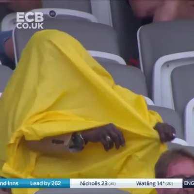 Praise the cameraman and crowd