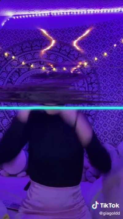 HMC while I try to do a tiktok trend