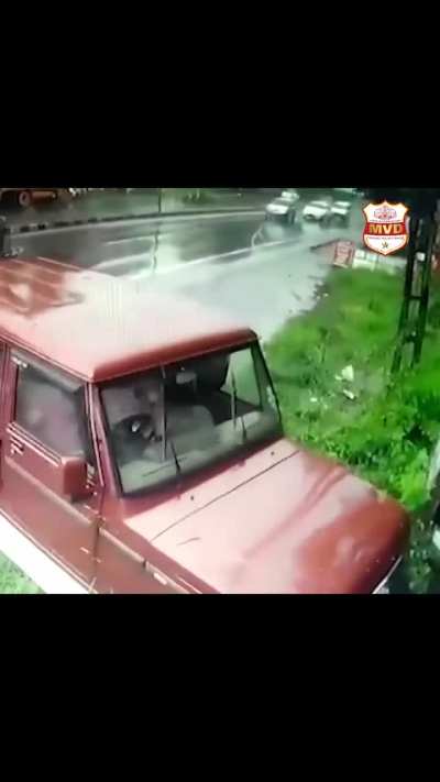 Avoiding accidents during rainy season/ in wet roads..MVD awareness video
