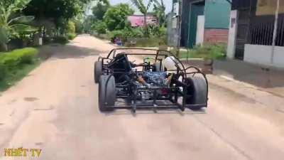 Hand-made Bugatti by Vietnamese students... Don't ask, I'm also shocked)