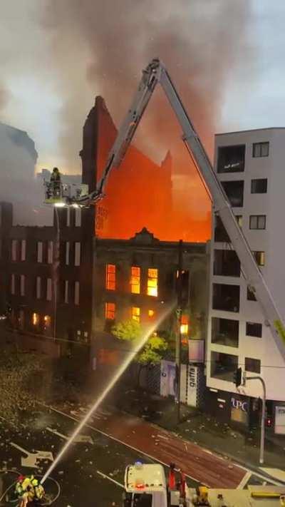 Absolutely crazy fire in Surry Hills (near Central, Sydney)