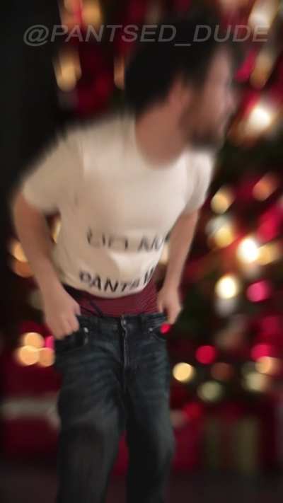 I've wised up to those pantsing ghosts' antics! 🤓 I now wear several layers of underwear 🩲🩲🩲 I'd like to see them try to remove every layer without me realizing, there's just no way 😌
Hope you enjoy this new clip 😜