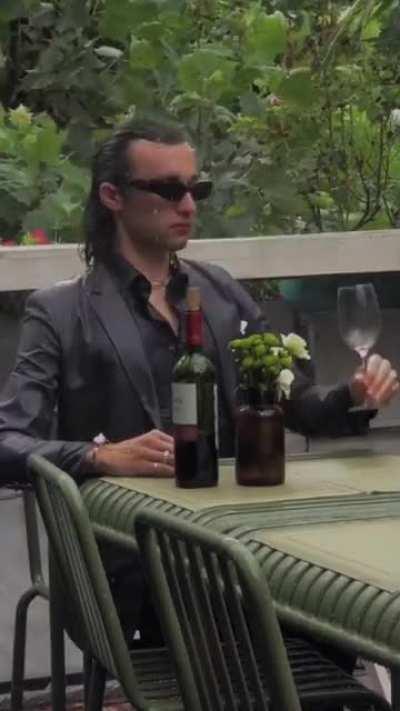 please help me recognise the piano in the background