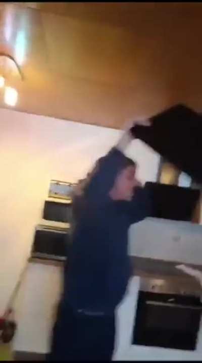 Crash Crash Crash Crack!