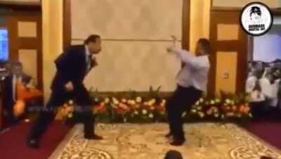 Amigos ¿Que religión o congregación es esta? ¿Tienen conocidos dentro de este tipo de grupos? Cuéntenme sus experiencias.