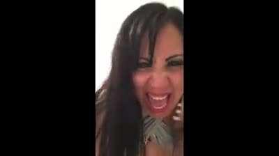 Cómo me encantaban los directos que hacía en facebook en el vip cuando se la cojia el esposo de perrito quieren ver más de mony en mi grupo ya saben 100 pesos todo por telegram