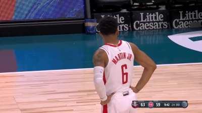 [Highlight] Rockets coach John Lucas receives a technical foul after he yells at Tari Eason for a terrible turnover.