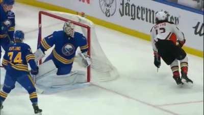 Zegras sets up Milano for the alley-oop