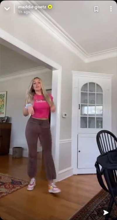 showing some twerking skills