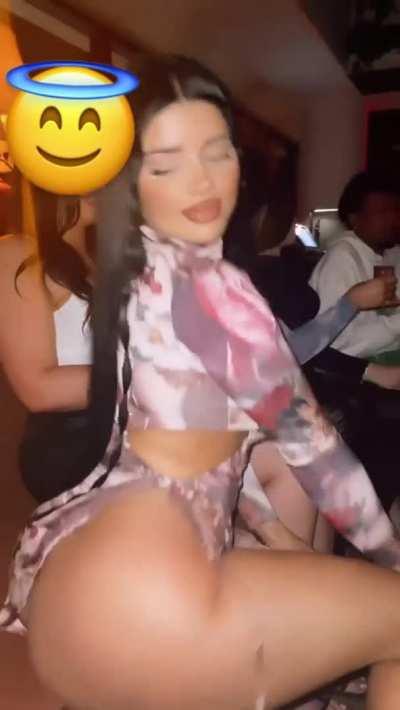 Rate her twerking skills