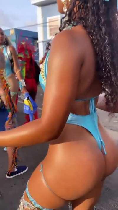 Lost for words 🇱🇨 (📷:@j.hamilton.photography)