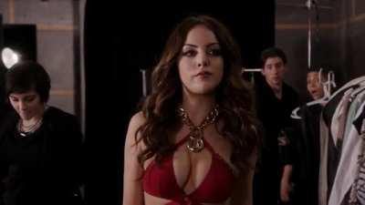 Elizabeth Gillies