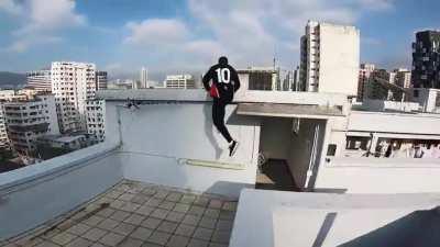 Praise the massive balls on this camera man